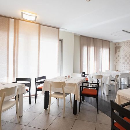 Parini Hotel Bosisio Parini Kültér fotó