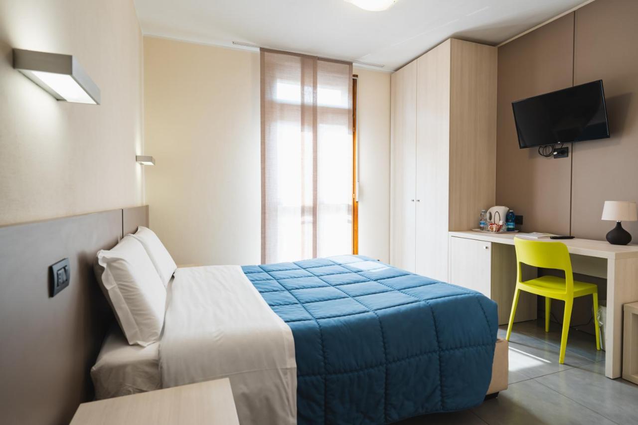Parini Hotel Bosisio Parini Kültér fotó