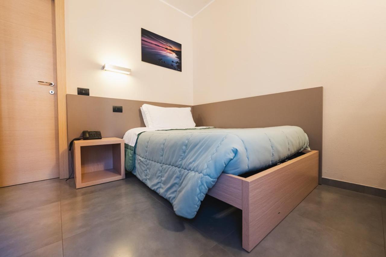 Parini Hotel Bosisio Parini Kültér fotó