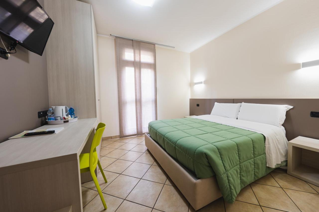 Parini Hotel Bosisio Parini Kültér fotó