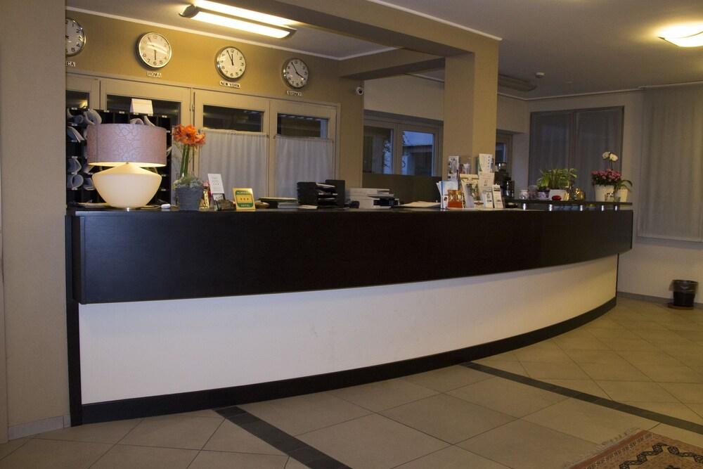 Parini Hotel Bosisio Parini Kültér fotó