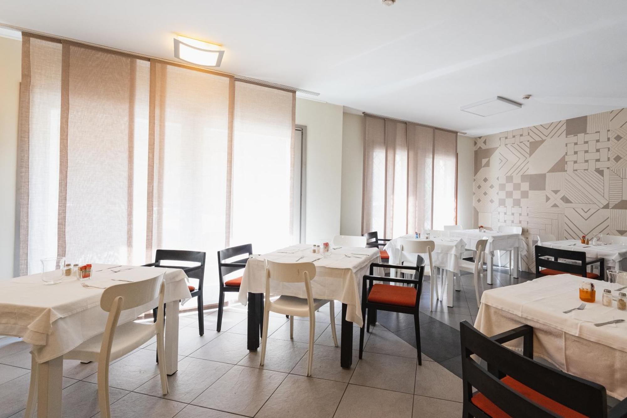 Parini Hotel Bosisio Parini Kültér fotó