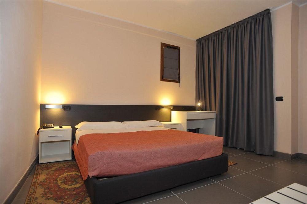 Parini Hotel Bosisio Parini Kültér fotó