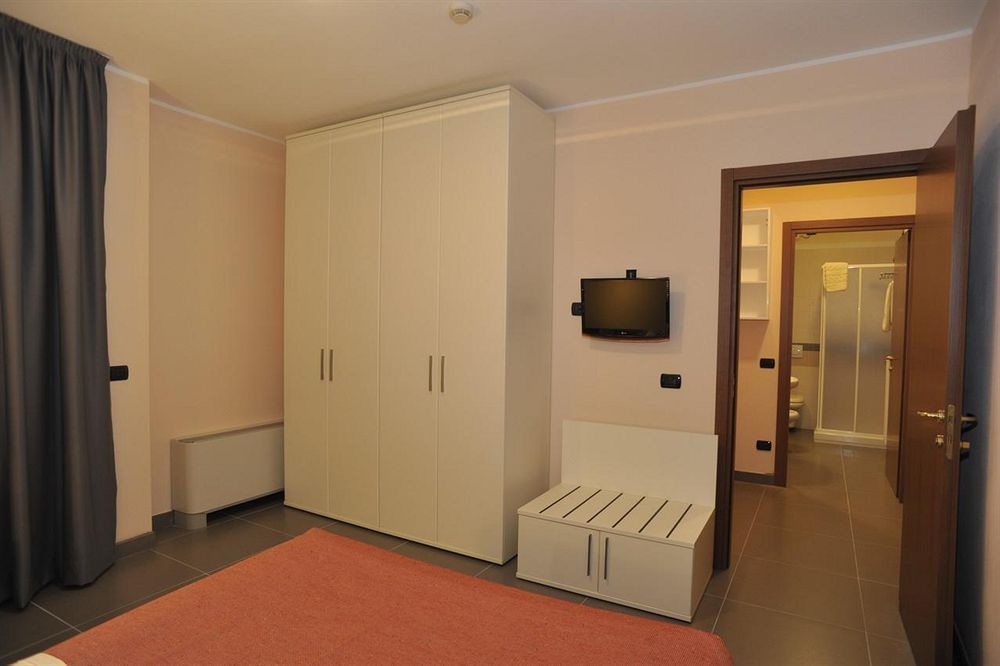 Parini Hotel Bosisio Parini Kültér fotó