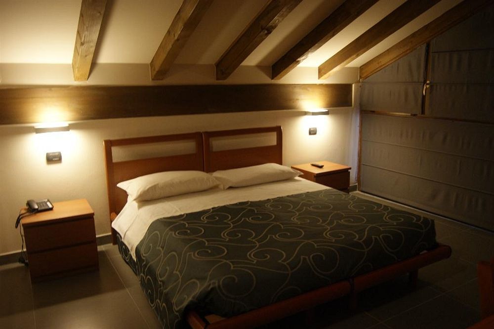 Parini Hotel Bosisio Parini Kültér fotó