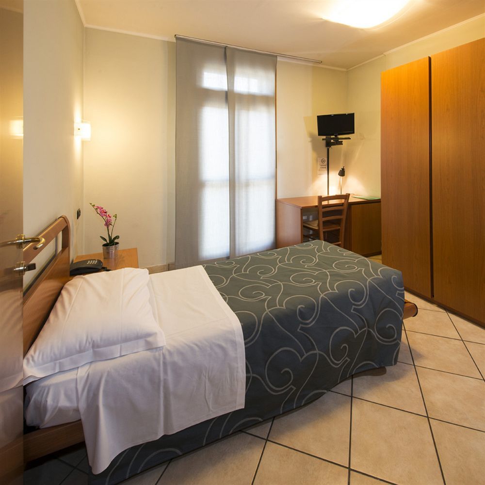 Parini Hotel Bosisio Parini Kültér fotó