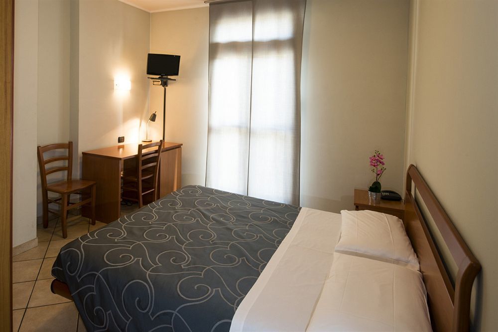 Parini Hotel Bosisio Parini Kültér fotó