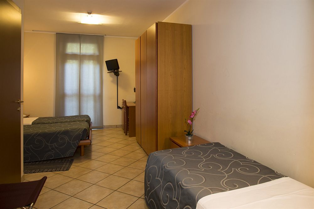 Parini Hotel Bosisio Parini Kültér fotó