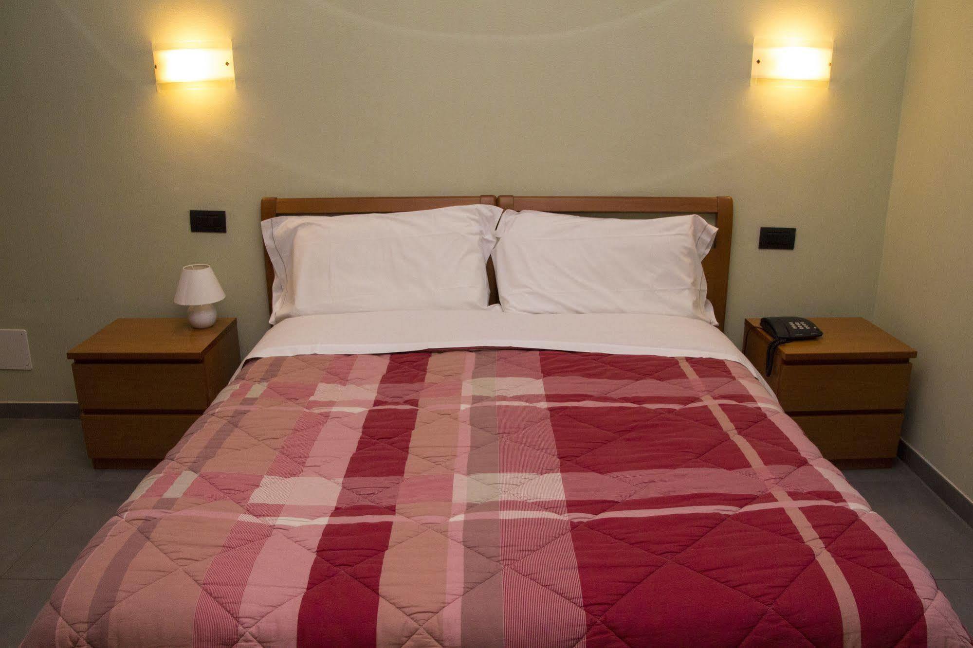 Parini Hotel Bosisio Parini Kültér fotó